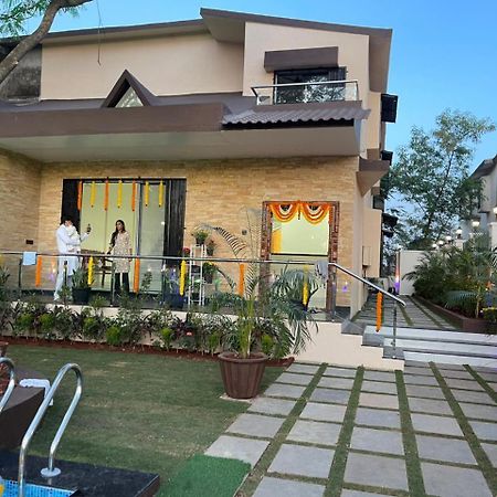 Mannat Villa With Swimming Pool And Garden 로나발라 외부 사진
