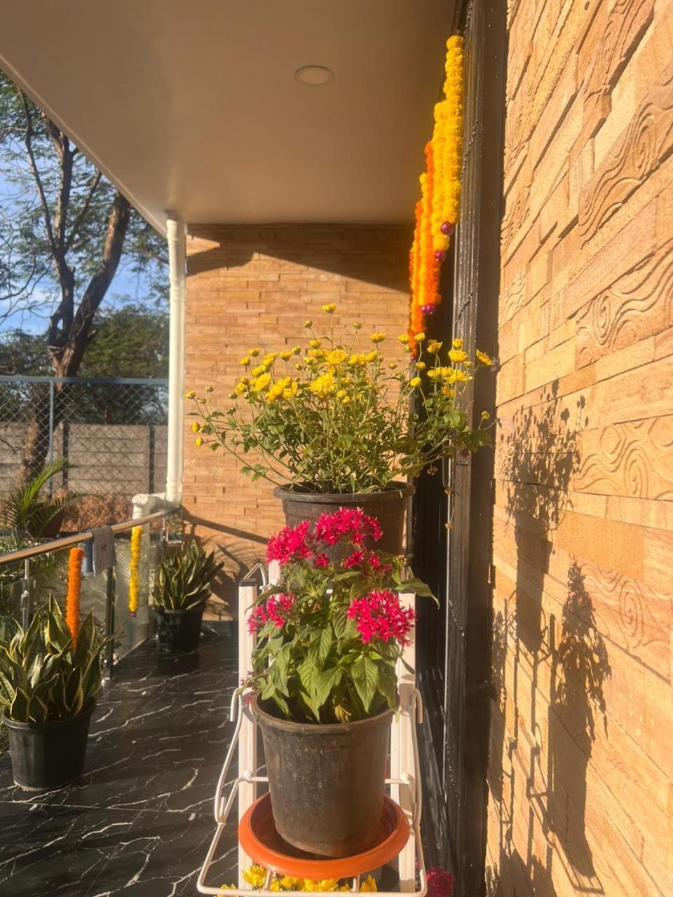Mannat Villa With Swimming Pool And Garden 로나발라 외부 사진