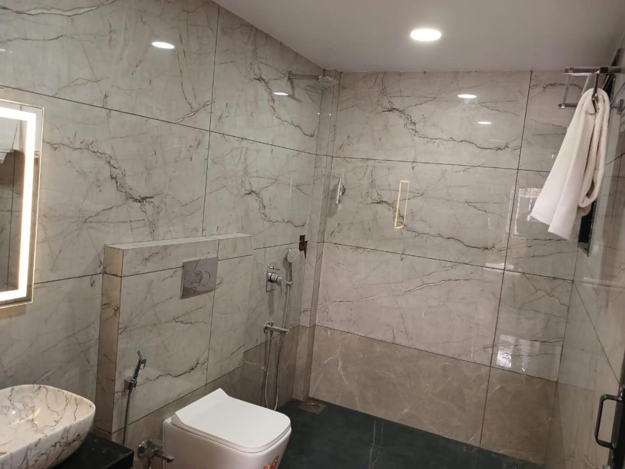 Mannat Villa With Swimming Pool And Garden 로나발라 외부 사진